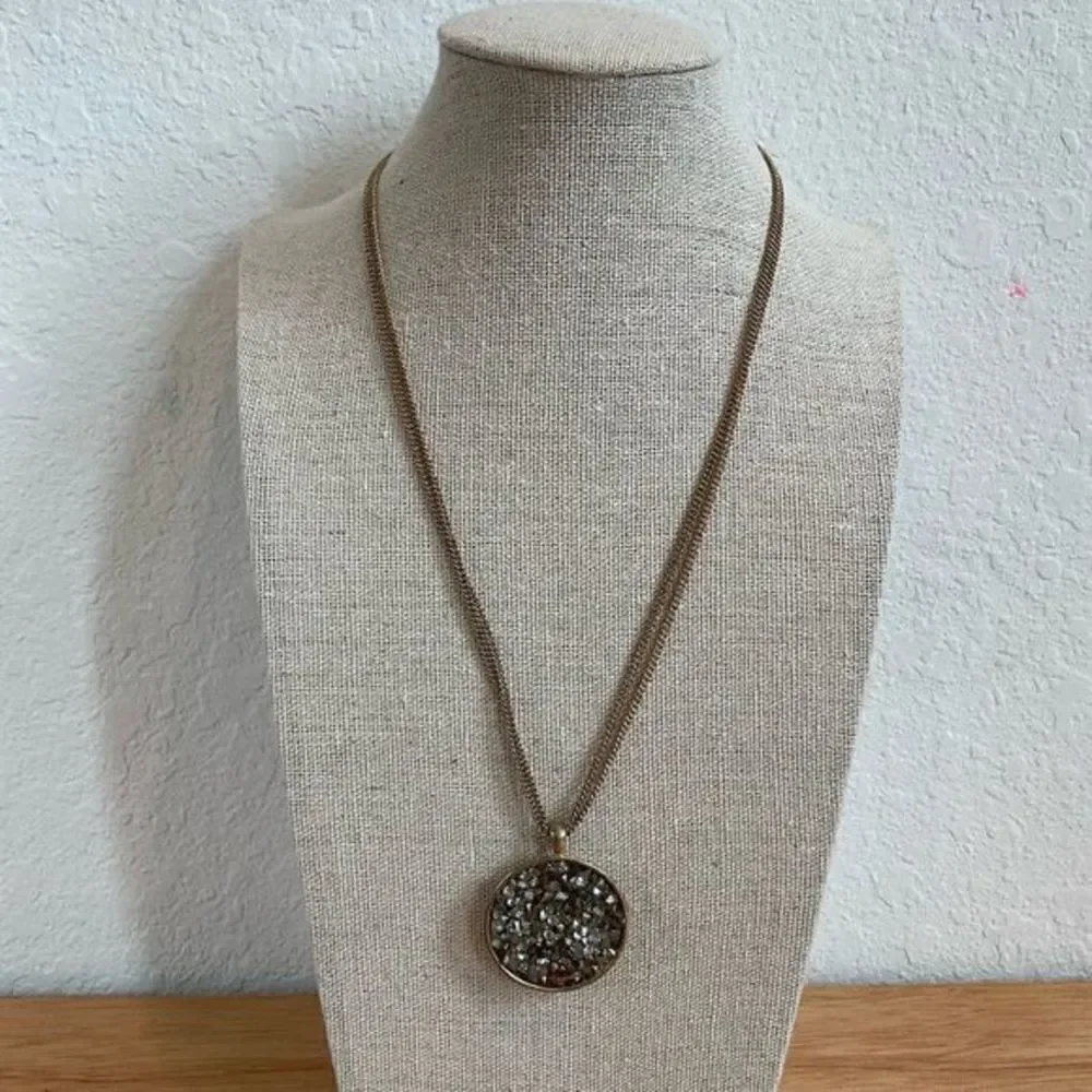 NWOT Kenneth Cole Pave Metallic Stone Disc‎ Pendant Gold Tone Necklace